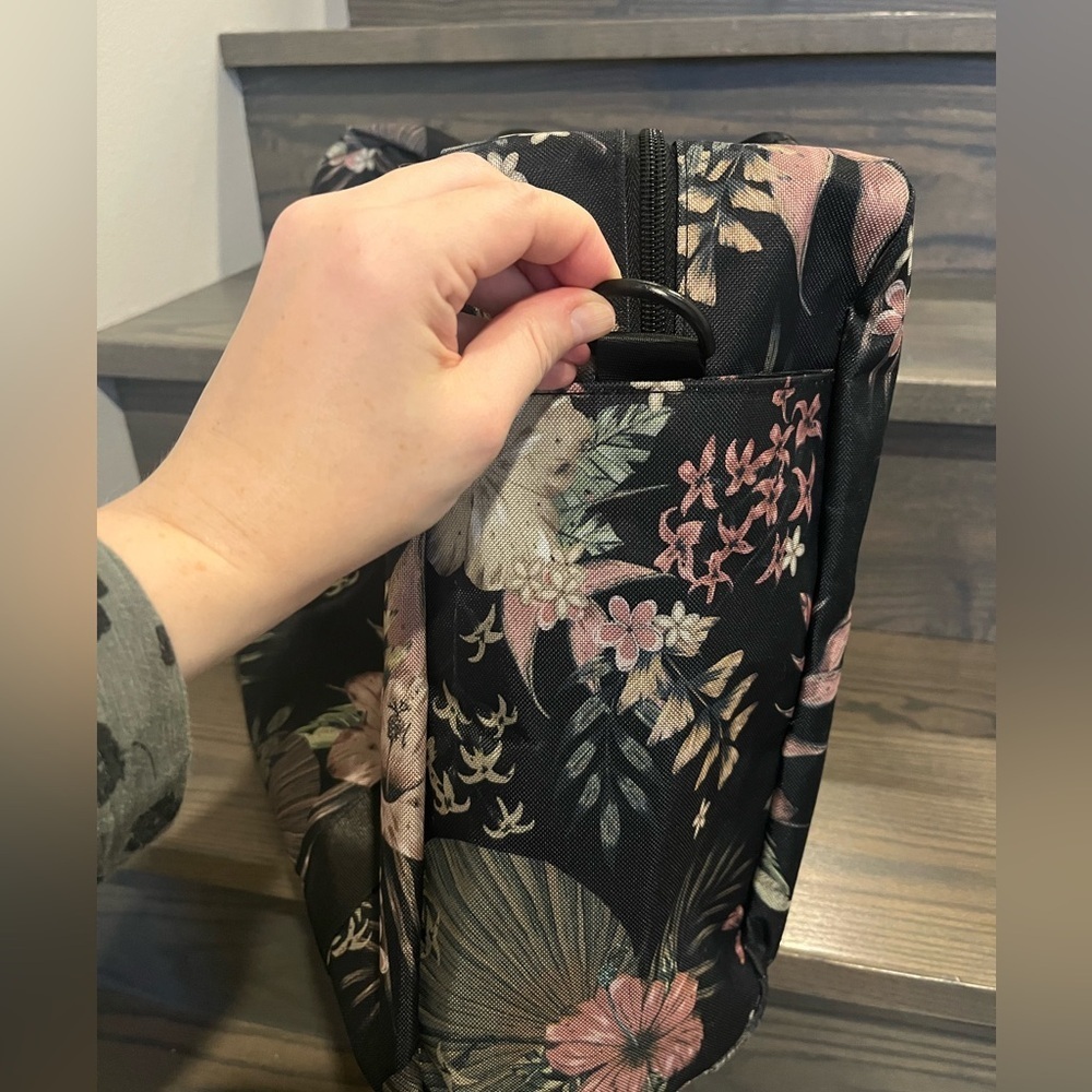 Pull&Bear Black Floral Travel Overnighter Bag - Picture 6 of 14